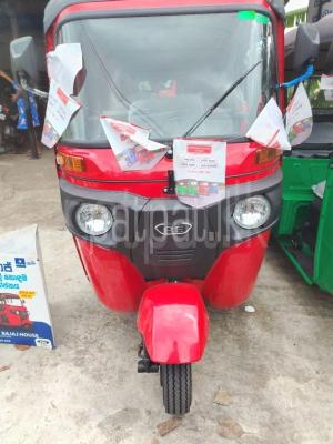 Bajaj Three Wheel 2025