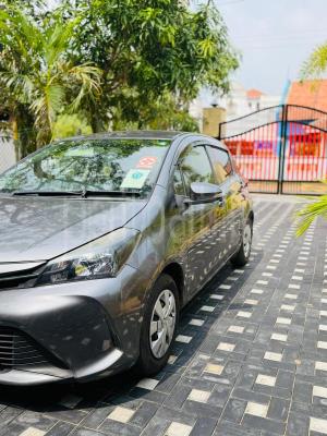 Toyota Vitz 2015