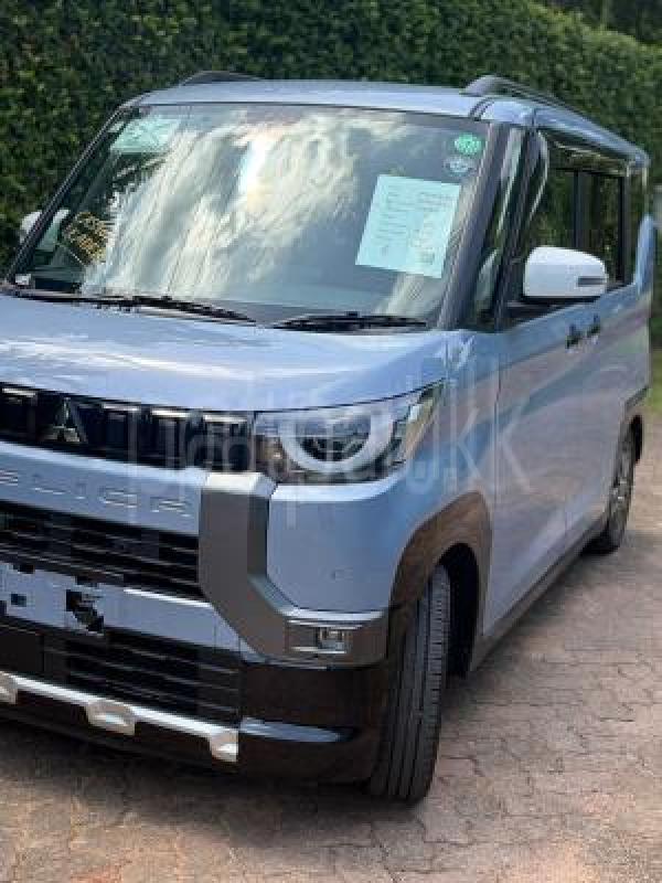 Mitsubishi Delica 2024 -  கார் sale in Sri Lanka - patpat.lk
