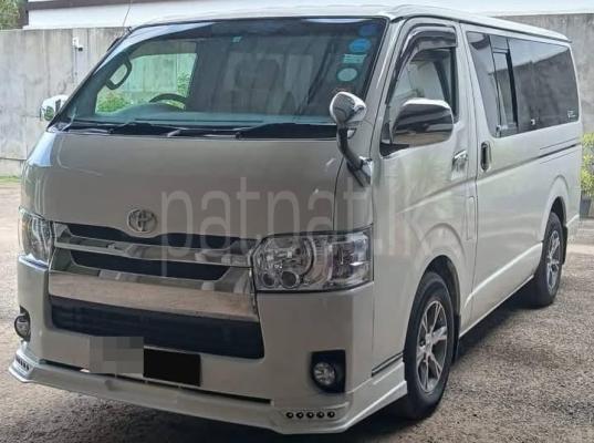 Toyota Hiace 2011