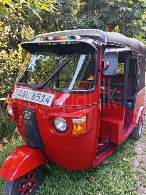 Bajaj Three Wheel 2014