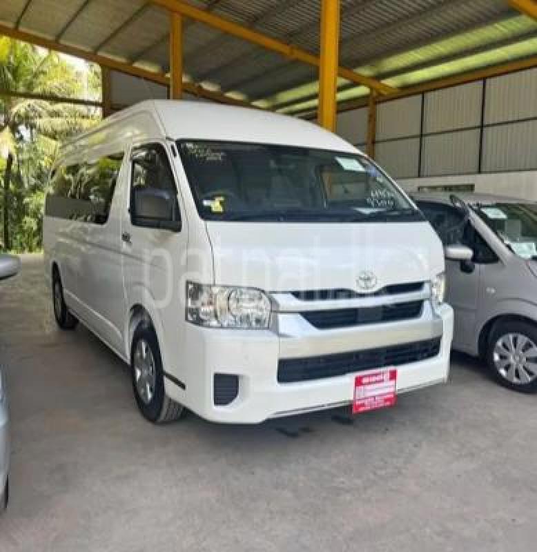 Toyota Hiace 2024 -  වෑන් රථය sale in Sri Lanka - patpat.lk