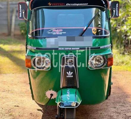 Bajaj Three Wheel 2013