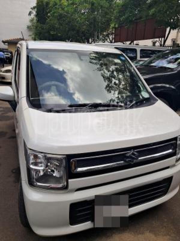 Suzuki Wagon R 2017 -  Car sale in Sri Lanka - patpat.lk