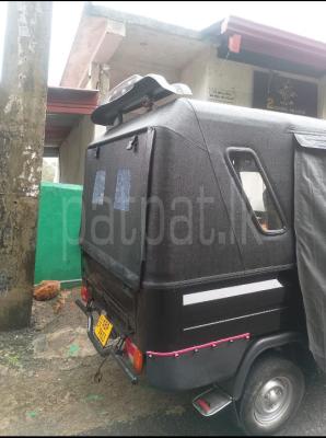 Piaggio Three Wheel 2014