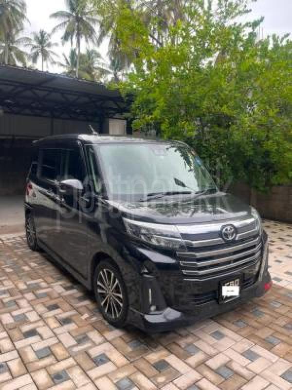 Toyota Roomy 2023 -  වෑන් රථය sale in Sri Lanka - patpat.lk