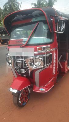 Bajaj Three Wheel 2016
