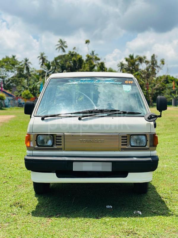 Toyota LiteAce 1993 -  ට්‍රක් රථය sale in Sri Lanka - patpat.lk