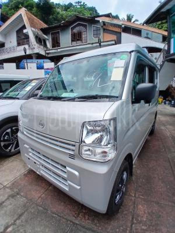 Nissan Clipper 2025 - අලුත් වෑන් රථය sale in Sri Lanka - patpat.lk