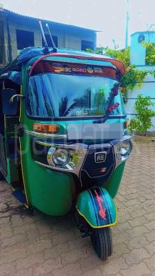 Bajaj Three Wheel 2015