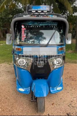 Bajaj Three Wheel 2014
