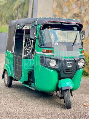 Bajaj Three Wheel 2016