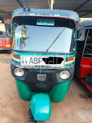 Bajaj Three Wheel 2016