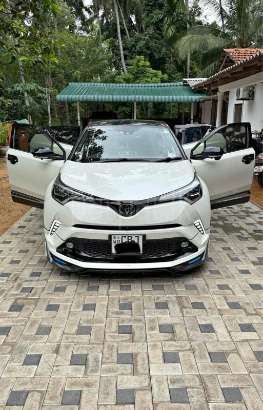 Toyota CHR 2019 - Used SUV sale in Sri Lanka - patpat.lk