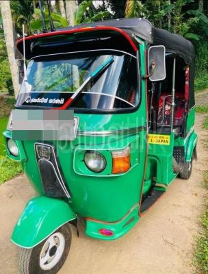 Bajaj Three Wheel 2014