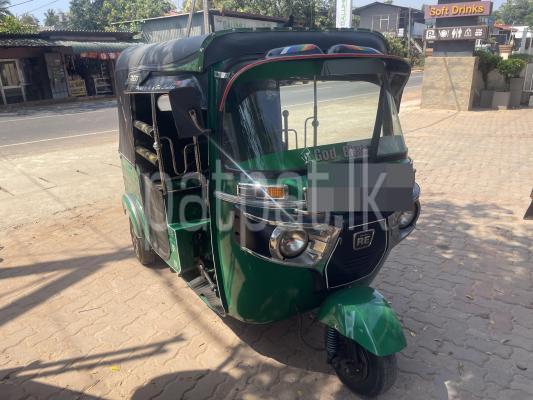 Bajaj Three Wheel 2011