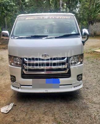 Toyota Hiace 2015 - பயன்படுத்தப்பட்டது வேன் sale in Sri Lanka - patpat.lk