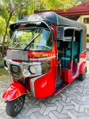 Bajaj Three Wheel 2014