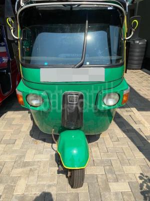 Bajaj Three Wheel 2013