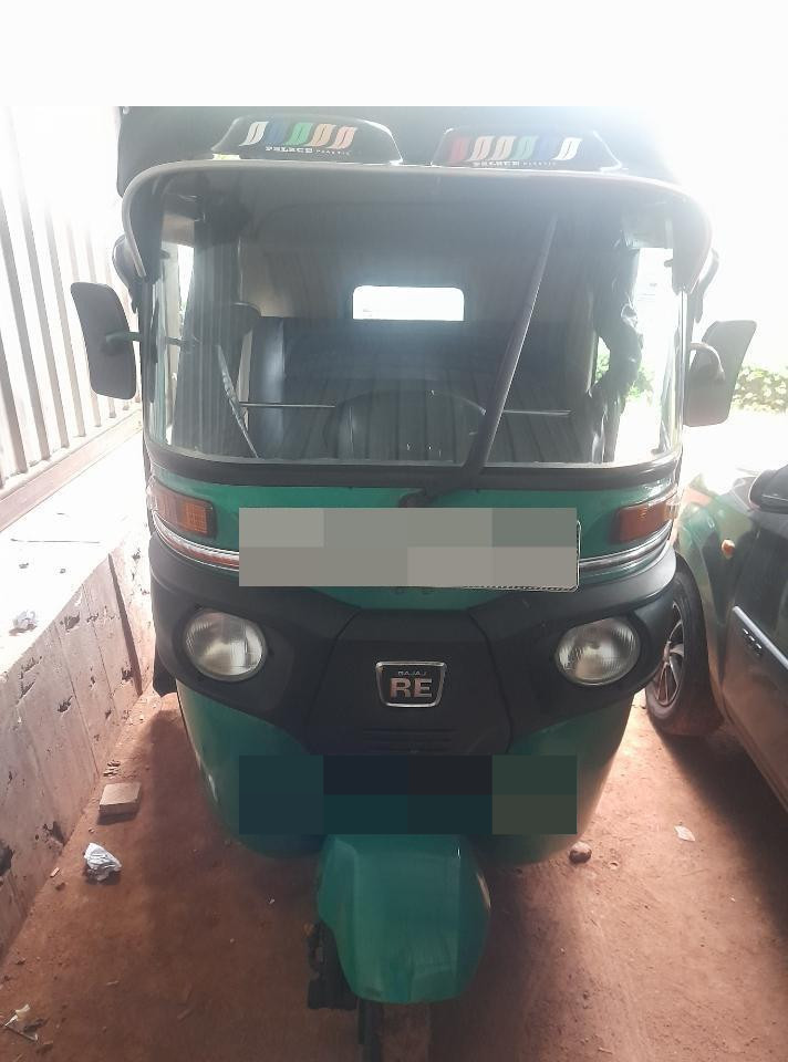Bajaj 4 stroke 2016 - பயன்படுத்தப்பட்டது முச்சக்கர வண்டி sale in Sri Lanka - patpat.lk