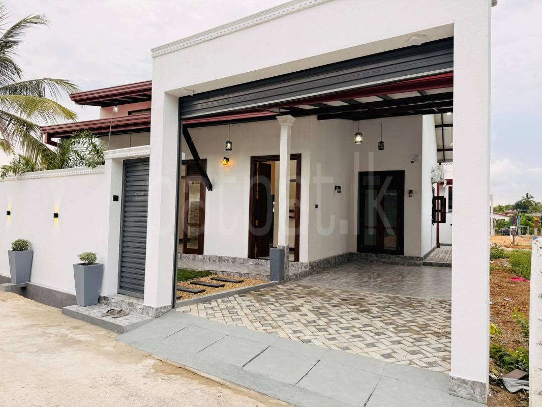 House for Sale in Kiriwattuduwa