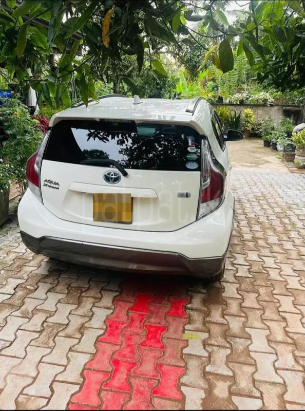 Toyota Aqua 2015 - பயன்படுத்தப்பட்டது கார் sale in Sri Lanka - patpat.lk
