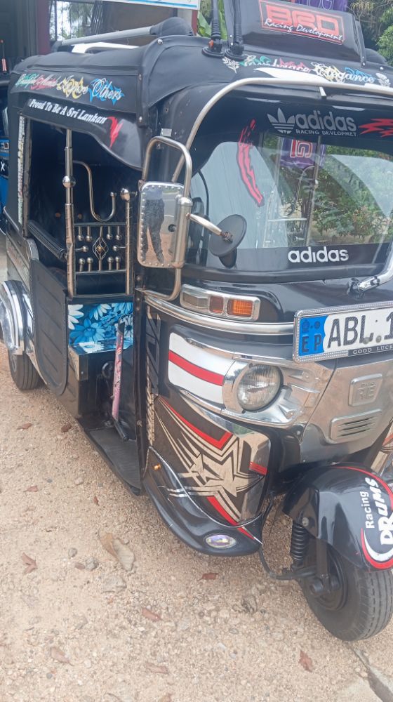 Bajaj Three Wheel 2016 - பயன்படுத்தப்பட்டது முச்சக்கர வண்டி sale in Sri Lanka - patpat.lk
