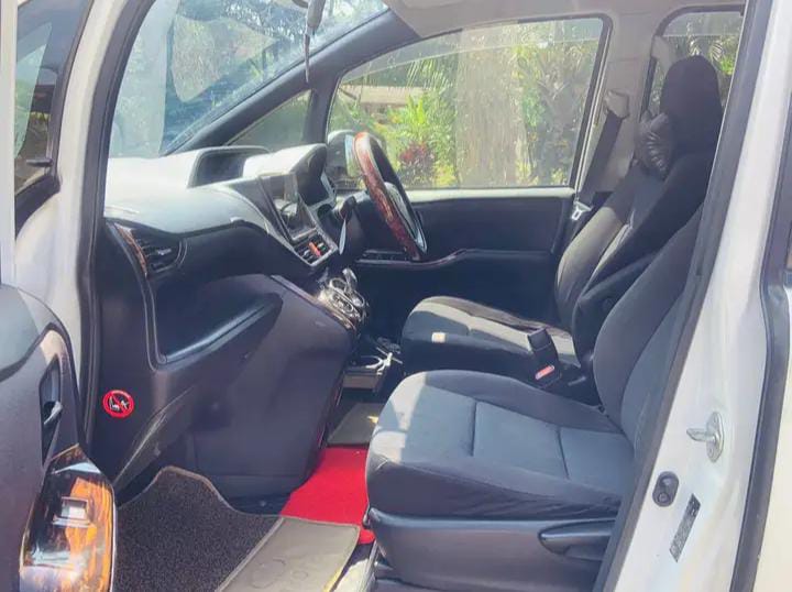 Toyota Voxy 2014 - பயன்படுத்தப்பட்டது வேன் sale in Sri Lanka - patpat.lk