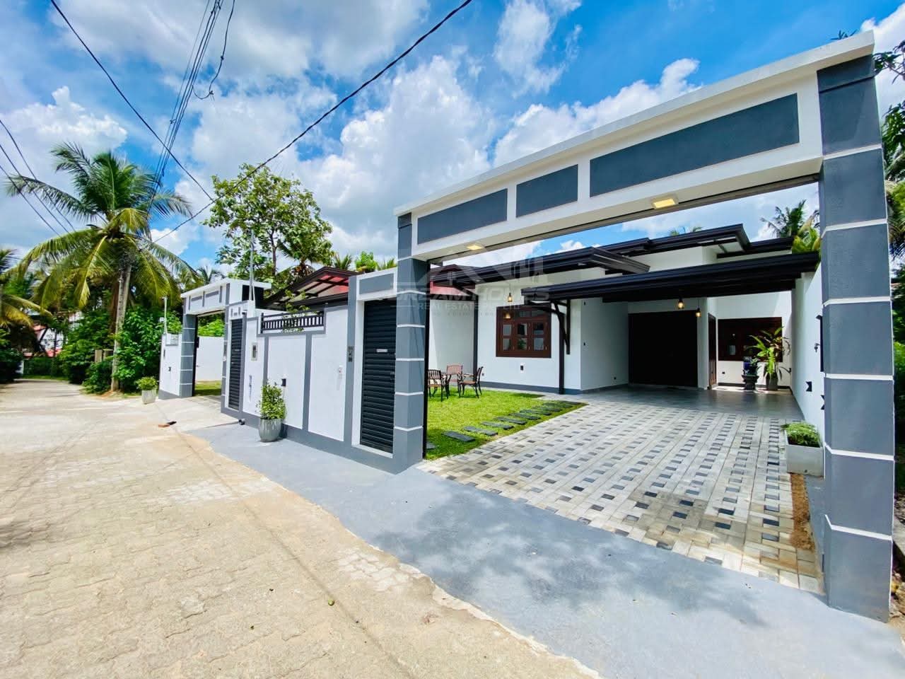 House for Sale in Talawatugoda