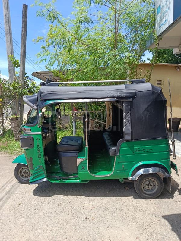 Bajaj Three Wheel 2016 - மறுசீரமைக்கப்பட்டது முச்சக்கர வண்டி sale in Sri Lanka - patpat.lk