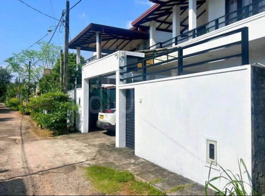 House for Sale in Kottawa ads-image-1