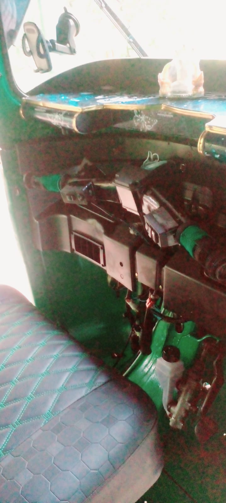 Bajaj 4 stroke 2015 - பயன்படுத்தப்பட்டது முச்சக்கர வண்டி sale in Sri Lanka - patpat.lk