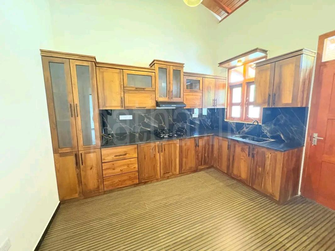 House for Sale in Athurugiriya