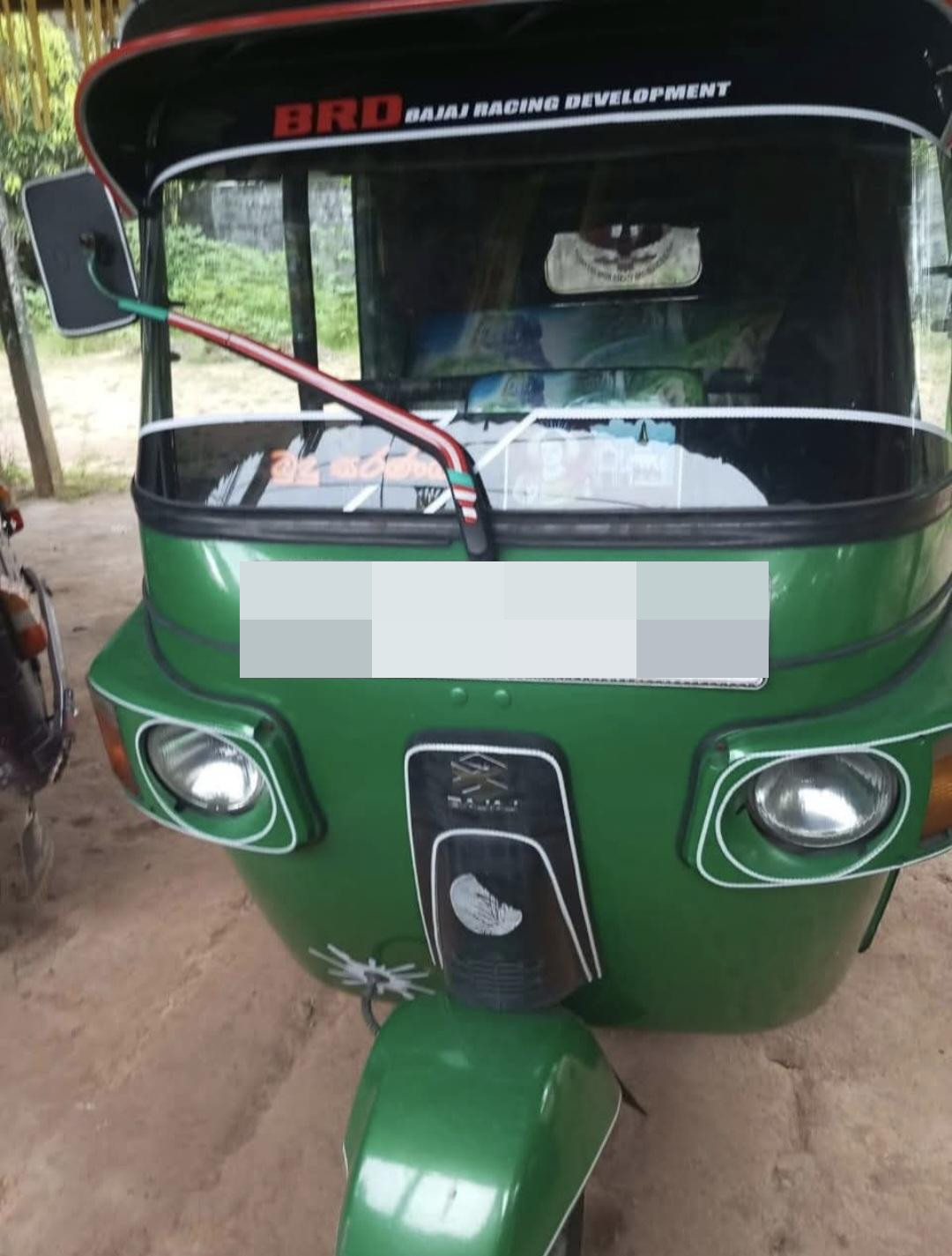Bajaj Three Wheel 2011 - Used Three wheeler sale in Sri Lanka - patpat.lk