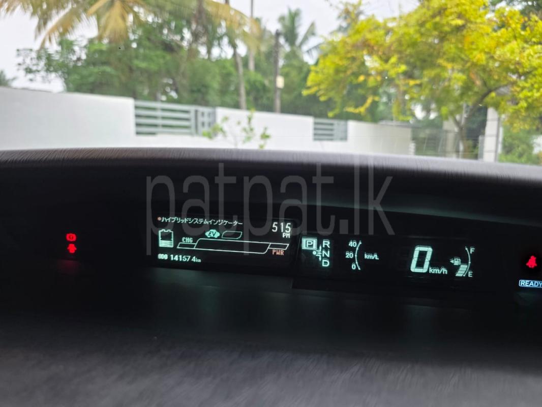 Toyota Prius 2014 - பயன்படுத்தப்பட்டது கார் sale in Sri Lanka - patpat.lk