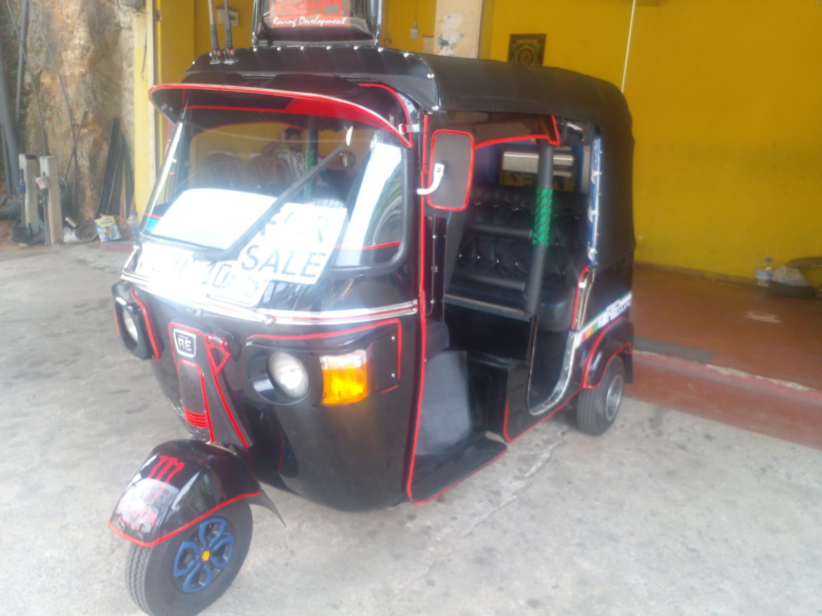 Bajaj Three Wheel 2012 - பயன்படுத்தப்பட்டது முச்சக்கர வண்டி sale in Sri Lanka - patpat.lk