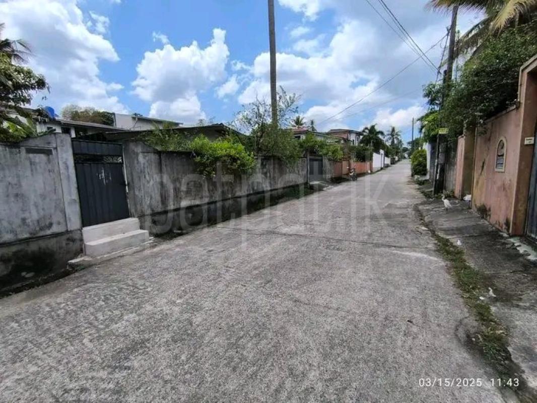 Residential Land for Sale in Pelawatta