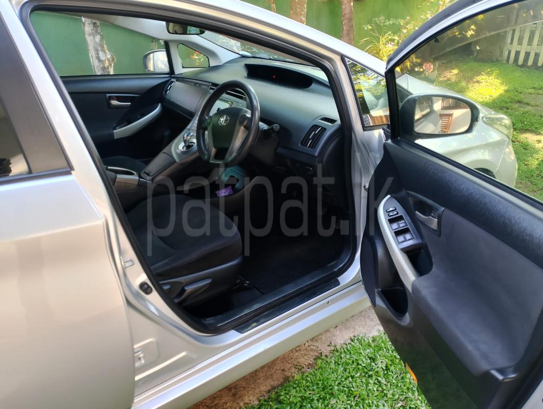 Toyota Prius 2013 - Used Car sale in Sri Lanka - patpat.lk