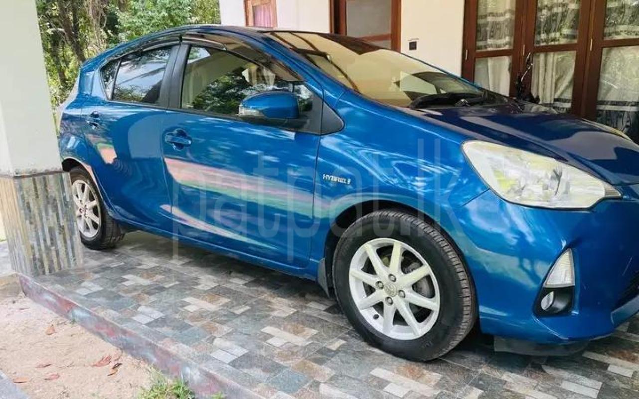 Toyota Aqua 2012 - Used Car sale in Sri Lanka - patpat.lk