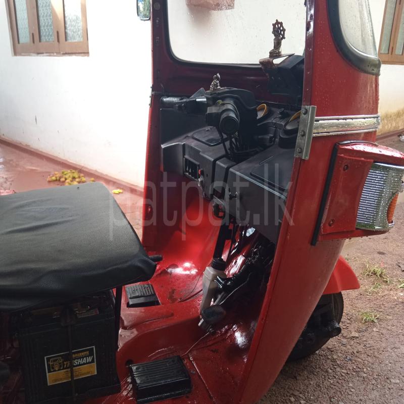 Bajaj Three Wheel 2010 - භාවිතා කරන ලද ත්‍රිරෝද රථය sale in Sri Lanka - patpat.lk