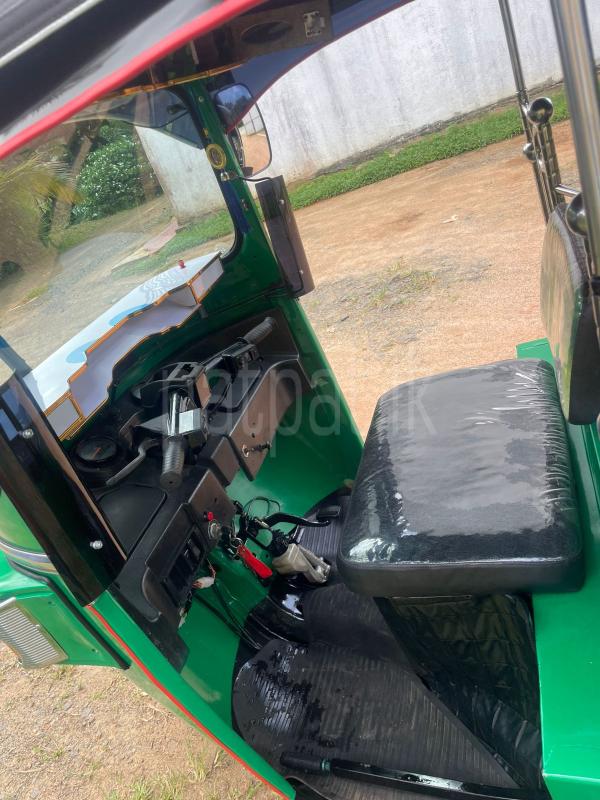 Bajaj 4 stroke 2012 - භාවිතා කරන ලද ත්‍රිරෝද රථය sale in Sri Lanka - patpat.lk