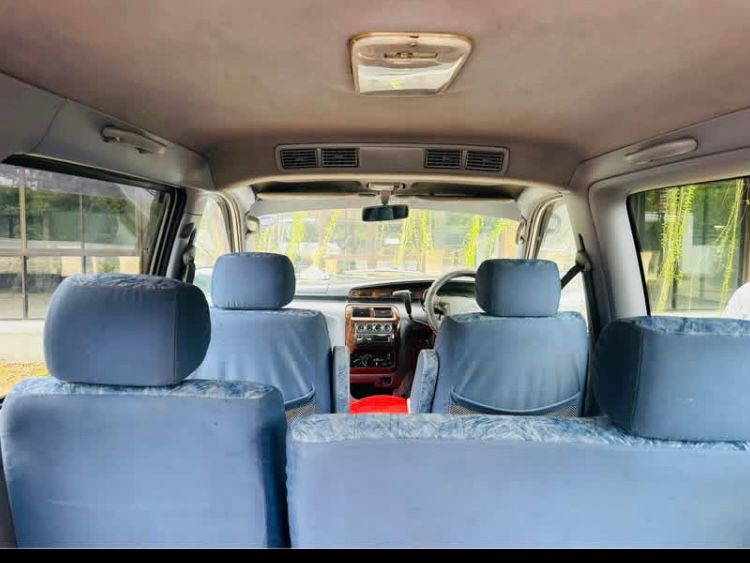 Toyota NOHA 2002 - பயன்படுத்தப்பட்டது வேன் sale in Sri Lanka - patpat.lk