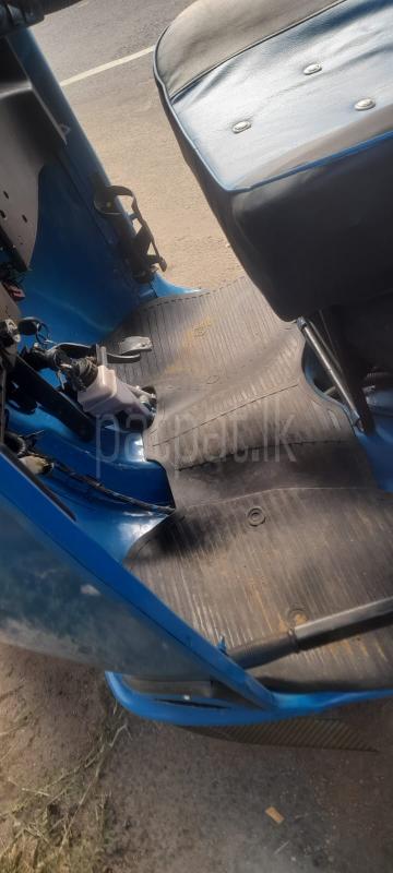 Bajaj 4 stroke 2012 - பயன்படுத்தப்பட்டது முச்சக்கர வண்டி sale in Sri Lanka - patpat.lk