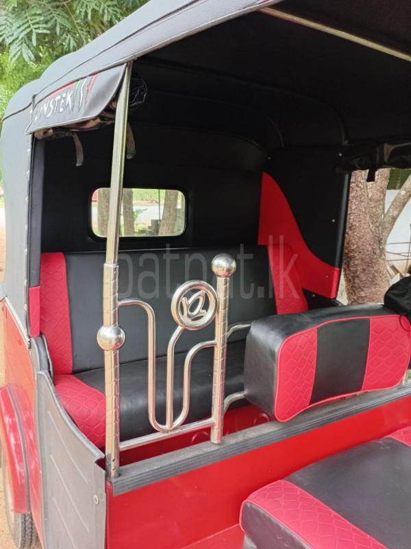Bajaj Three Wheel 2012 - பயன்படுத்தப்பட்டது முச்சக்கர வண்டி sale in Sri Lanka - patpat.lk