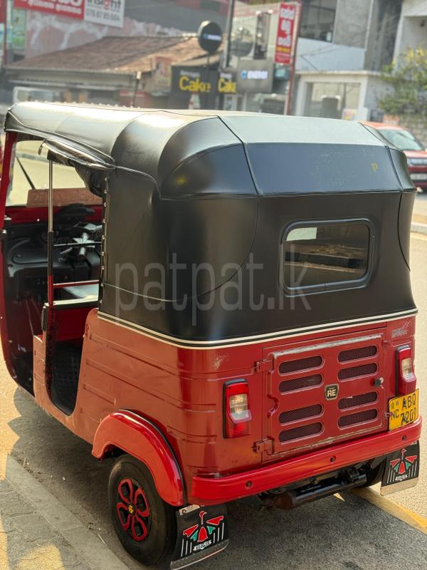 Bajaj Three Wheel 2017 - பயன்படுத்தப்பட்டது முச்சக்கர வண்டி sale in Sri Lanka - patpat.lk