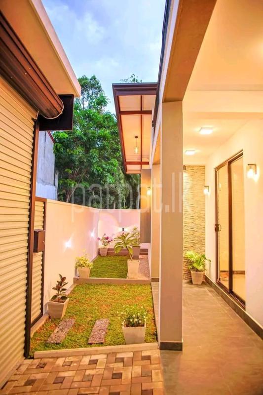 House for Sale in Athurugiriya