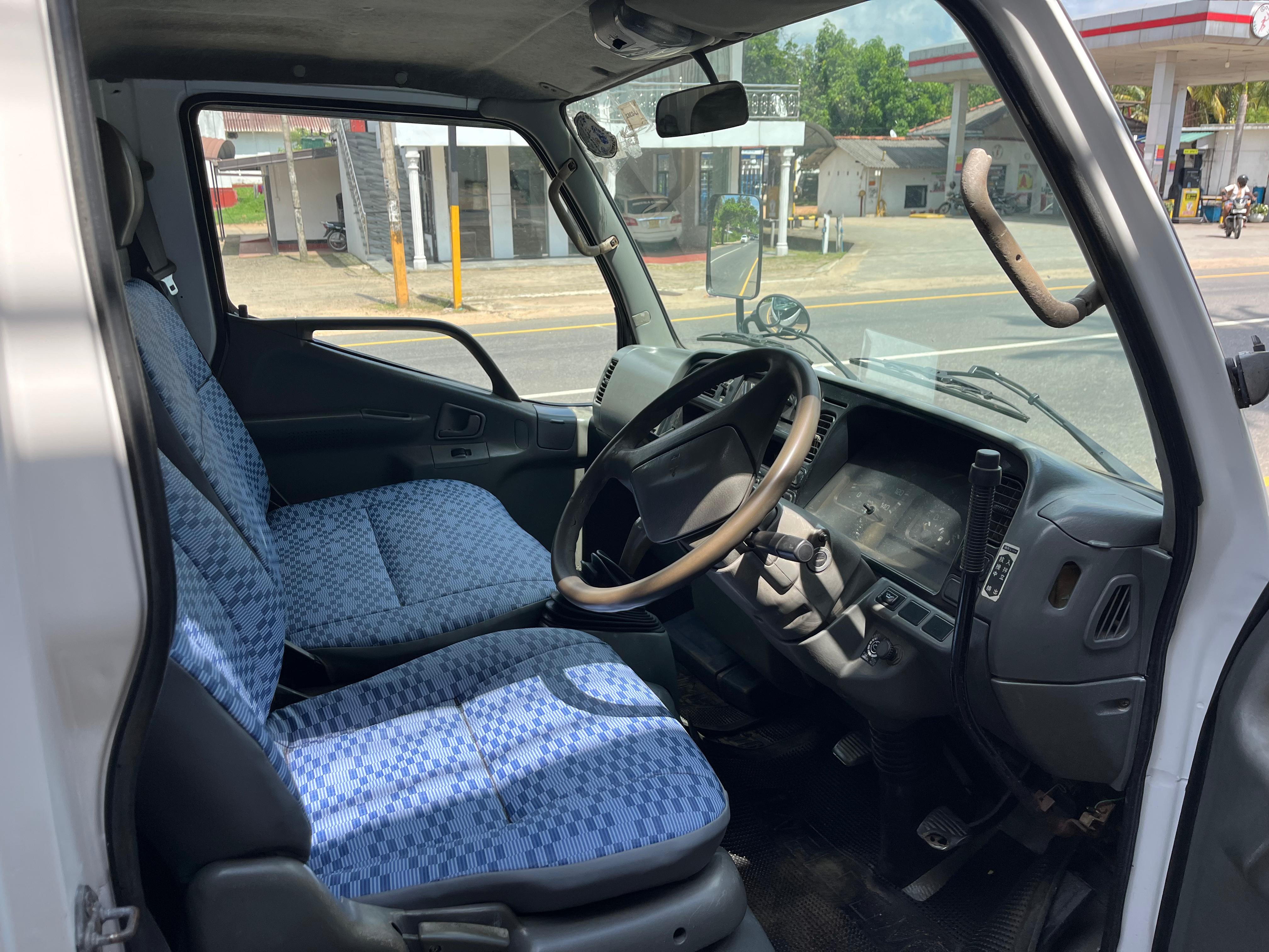 Mitsubishi Canter 2002 - Used Truck sale in Sri Lanka - patpat.lk