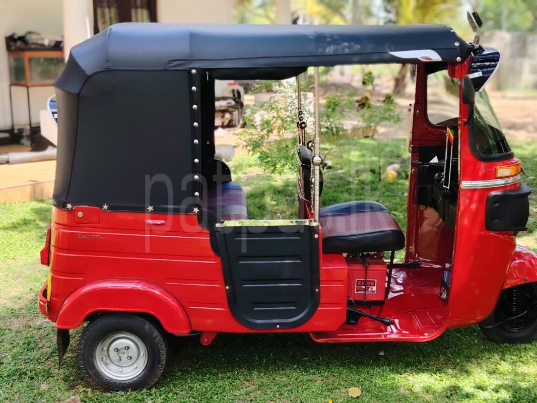 Bajaj Three Wheel 2015 - භාවිතා කරන ලද ත්‍රිරෝද රථය sale in Sri Lanka - patpat.lk