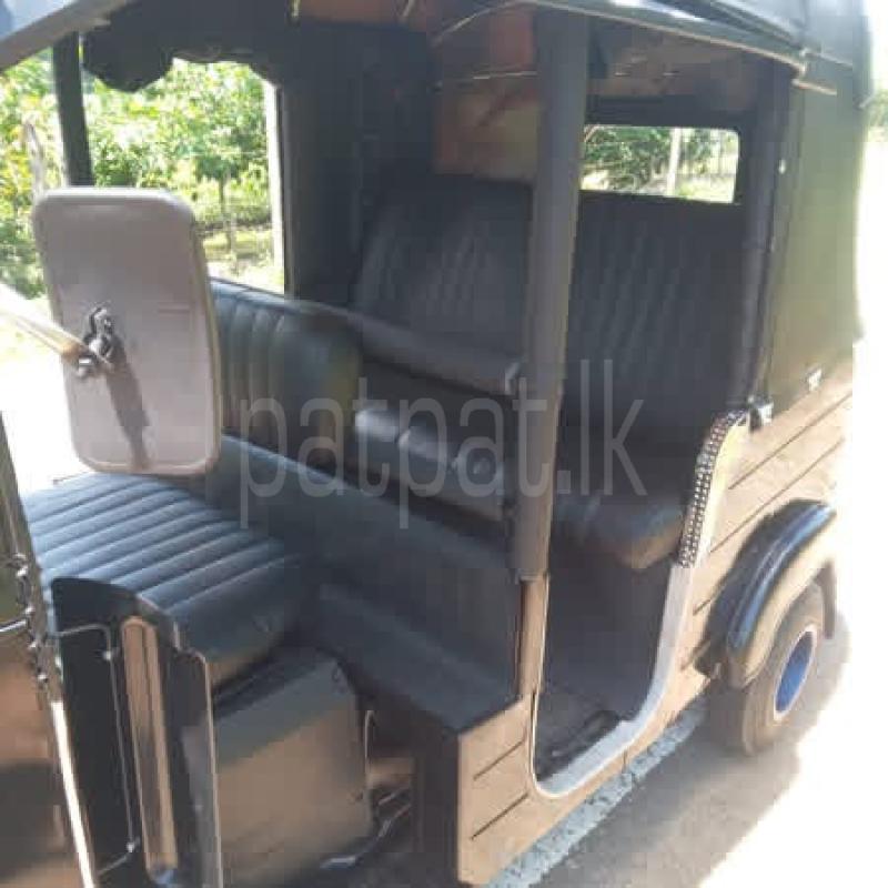 Bajaj 4 stroke 2014 - பயன்படுத்தப்பட்டது முச்சக்கர வண்டி sale in Sri Lanka - patpat.lk