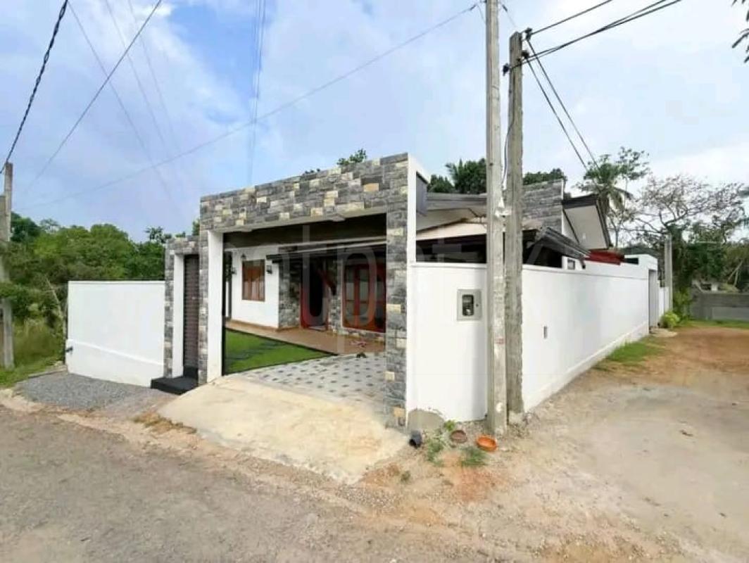 House for Sale in Athurugiriya